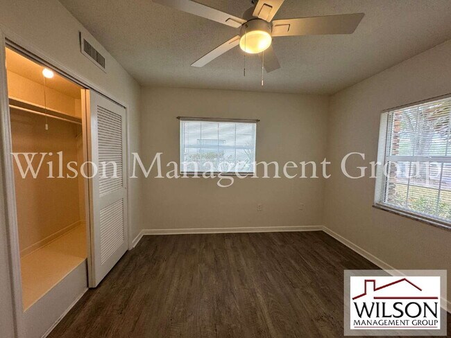 Building Photo - 210 E Yale St