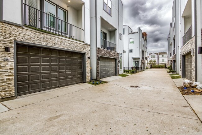 Building Photo - 8409 Hempstead Rd