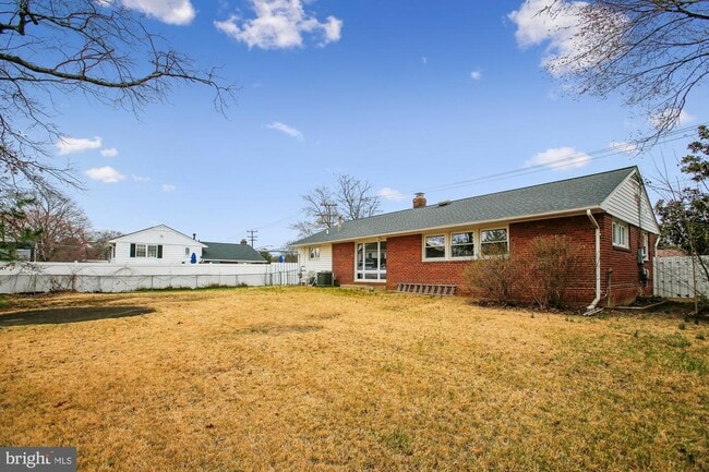 Building Photo - 6621 Edsall Rd