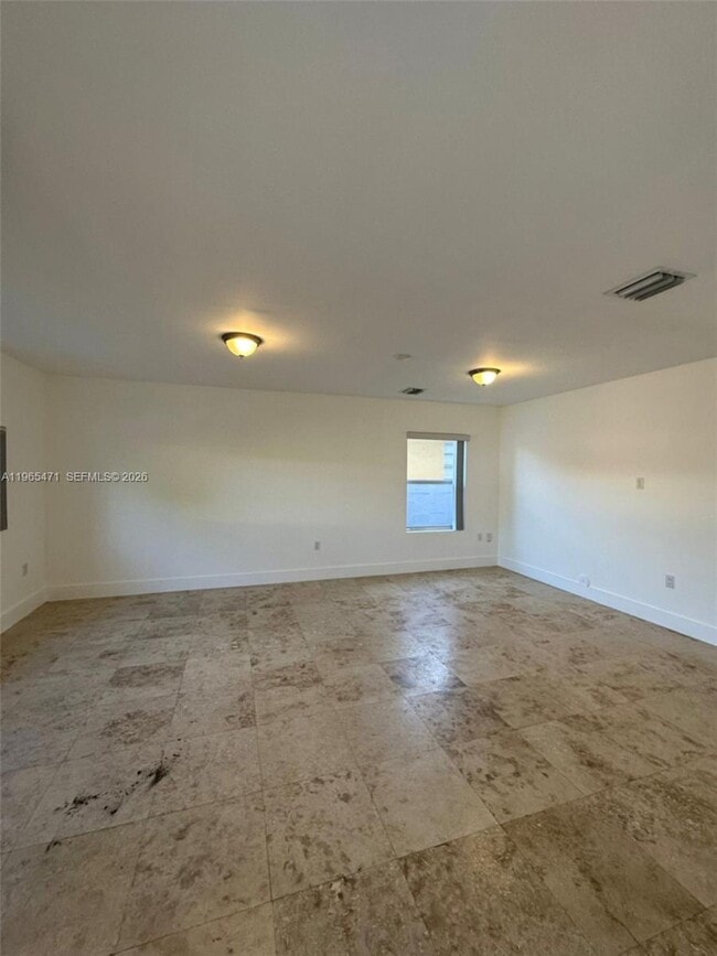 Building Photo - 2772 SW 31st Ct