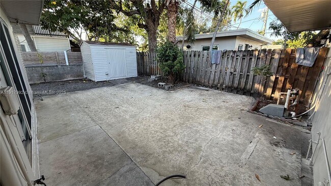 Building Photo - 212 SW 13th St