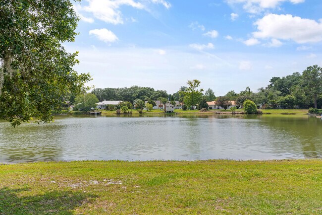 Building Photo - 168 Palmera Ln