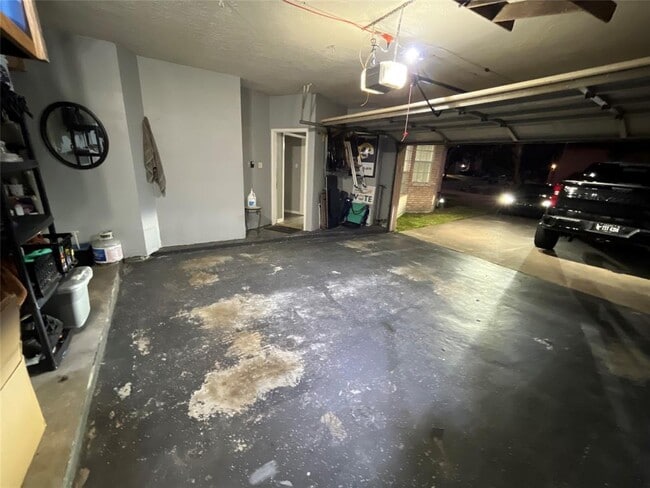 Building Photo - 16410 Fondren Grove Dr