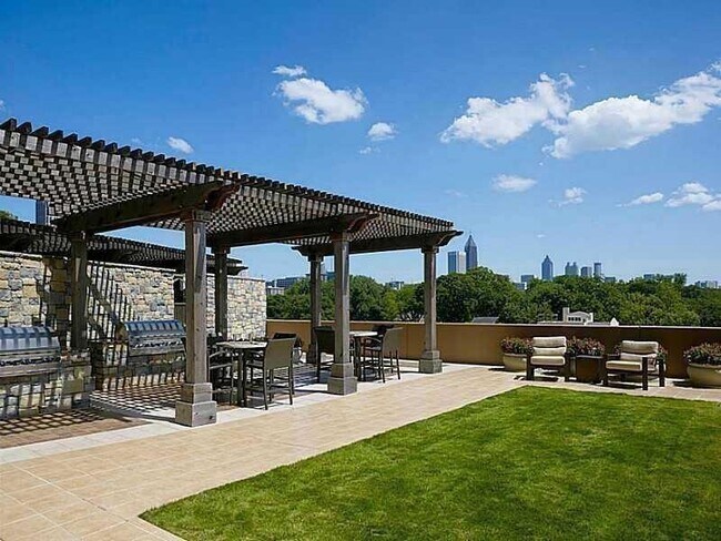 Building Photo - 270 17th St NW