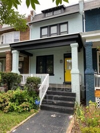 Building Photo - 1515 Neal St NE