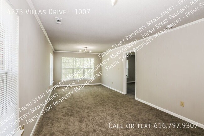 Building Photo - 4273 Villas Dr