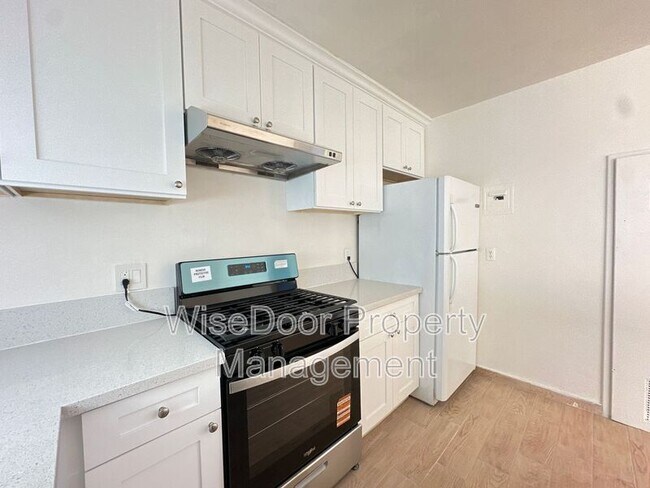 Building Photo - 5934 D