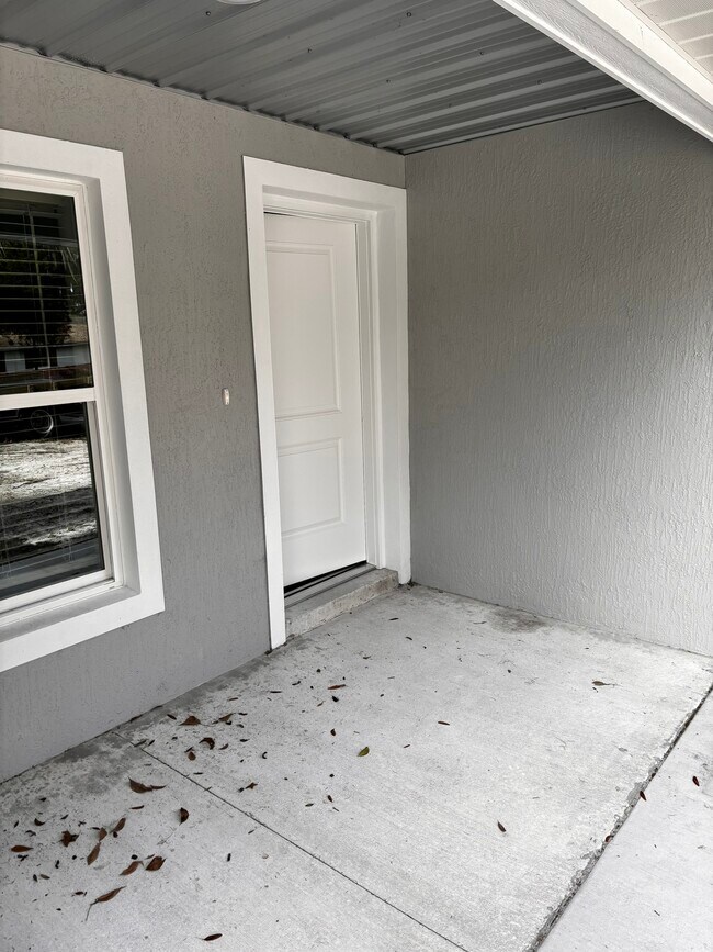 Building Photo - 2418 County Rd 451