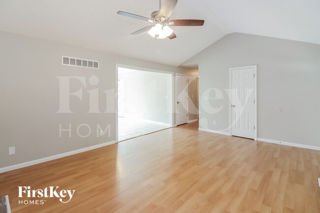 Building Photo - 909 Minnie Ave