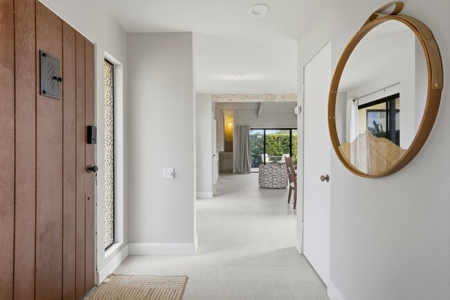 Building Photo - 436 Sunningdale Dr