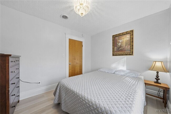 Building Photo - 214 58th St