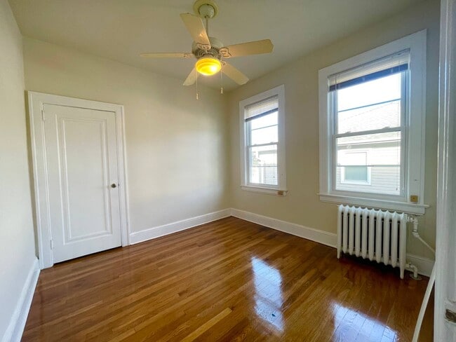 Building Photo - 215-34 36th Ave