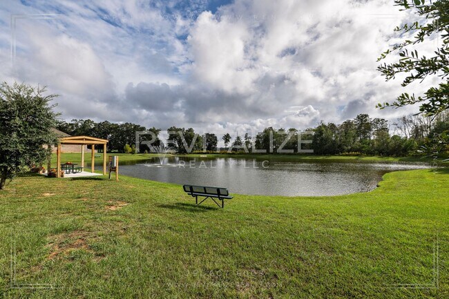 Building Photo - HALF-DEPOSIT SPECIAL! Stunning Luxury Home in Silverhill with Huge Diamond Shaped Backyard!