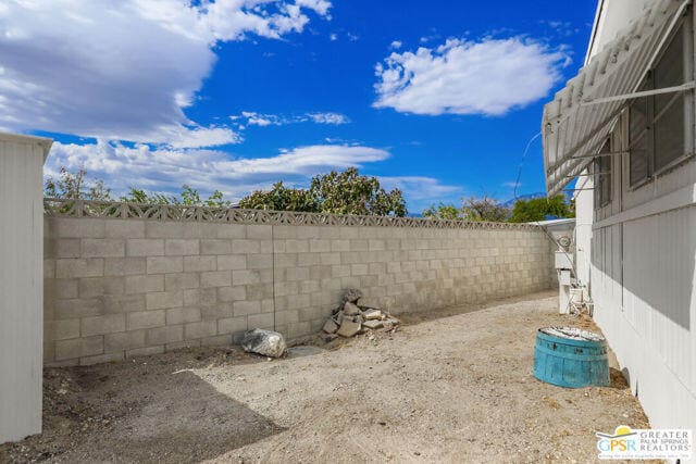 Building Photo - 69421 Poolside Dr