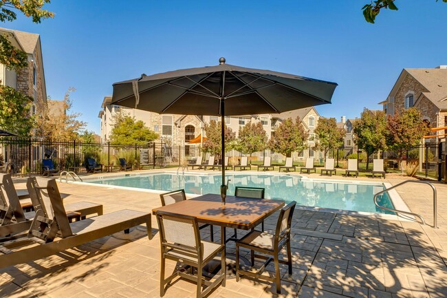 Building Photo - Retreat Westminster Center