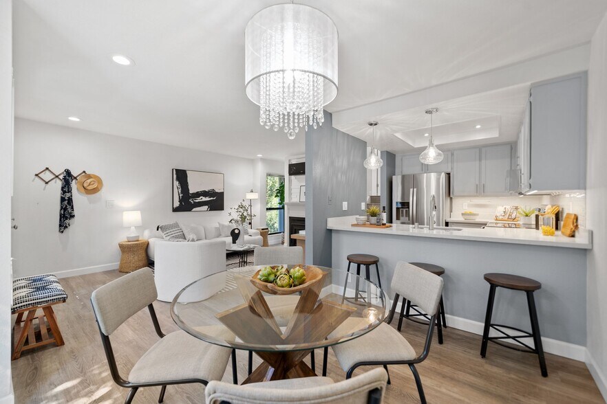 Building Photo - 906 La Barbera Dr