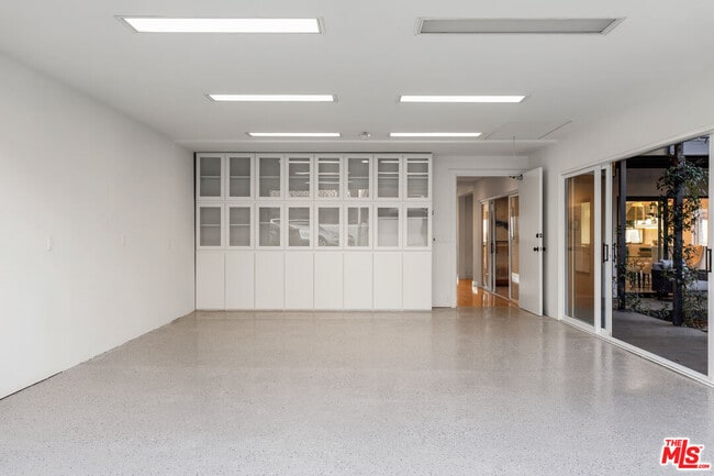 Building Photo - 249 Rees St