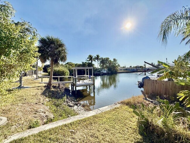 Building Photo - 3407 Palm Dr