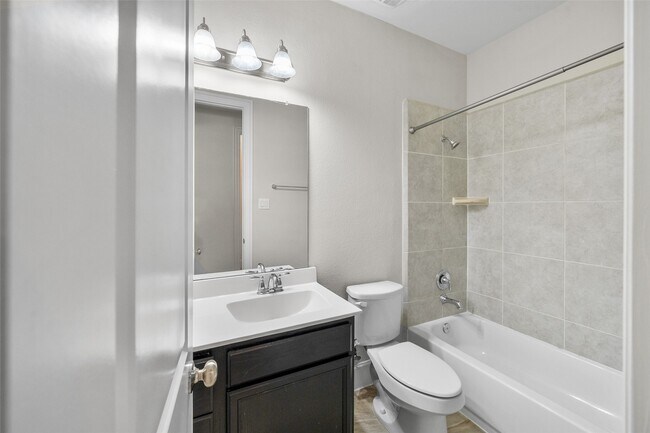 Building Photo - 752 Mayhill Ridge Ln