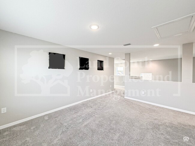 Building Photo - 3389 Cup Dr