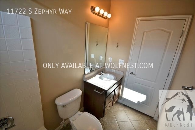 Building Photo - No Security Deposit Option! Amazing 3 Bedr...