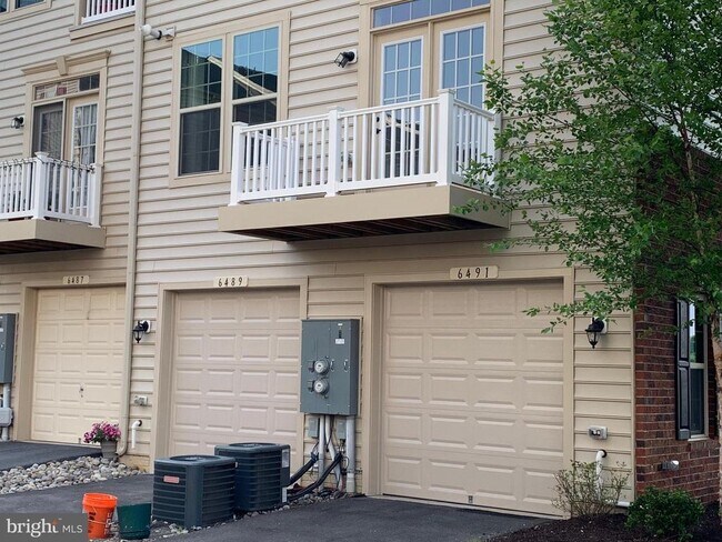 Building Photo - 6491 Jack Linton Dr S