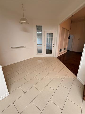 Building Photo - 2101 Meredith Ln