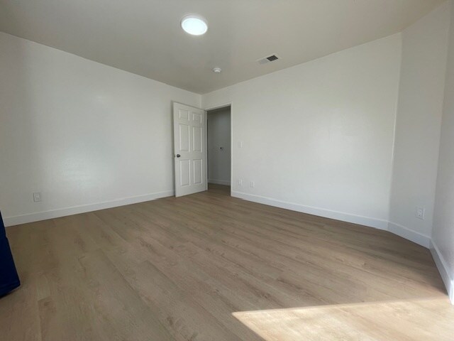 Building Photo - 16126 S Ainsworth St