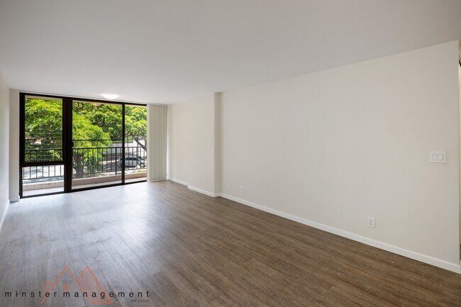 Building Photo - 3138 Waialae Ave