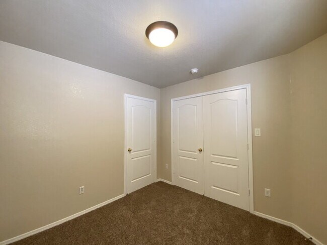 Building Photo - 4BR in Cabezon Subdivision