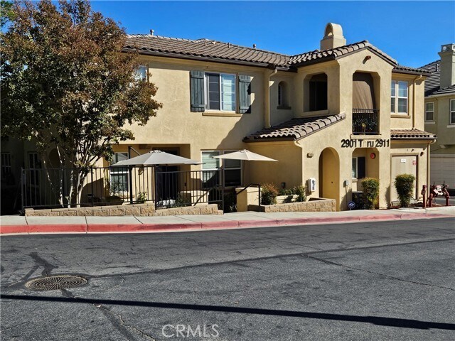 Building Photo - 1800 E Lakeshore Dr