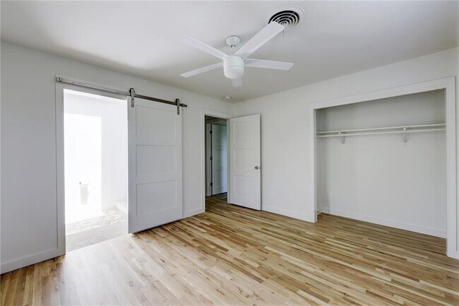 Building Photo - 4804 Menchaca Rd