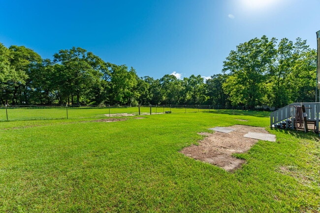 Building Photo - 2295 Bermuda Ln