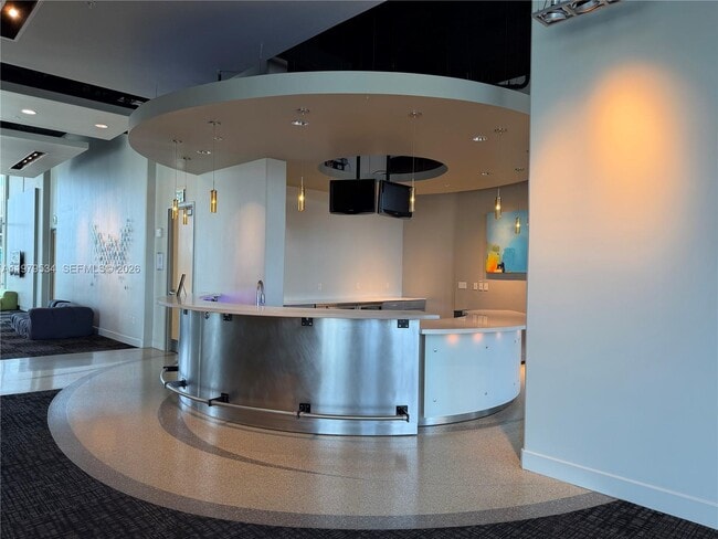 Building Photo - 150 E Robinson St