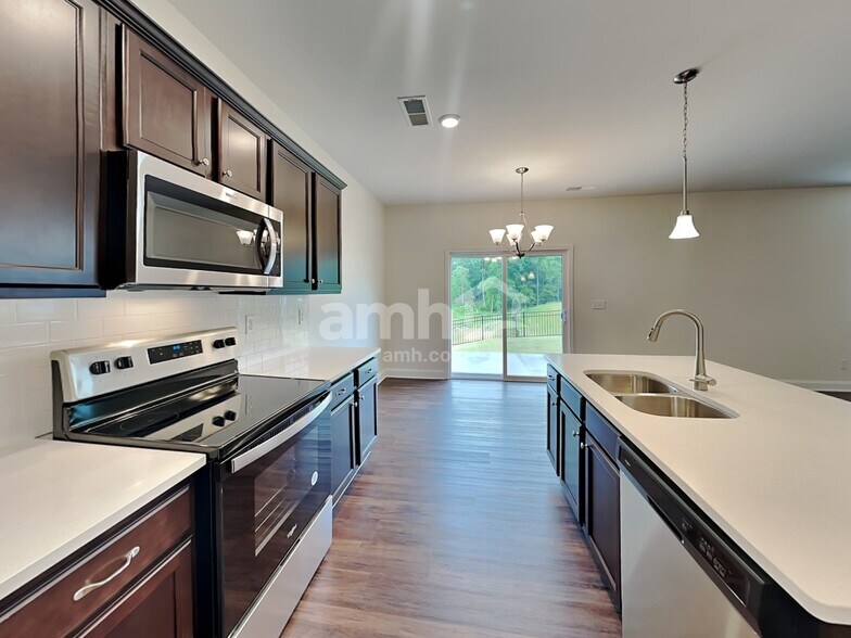 Building Photo - 7212 Garrett Ct