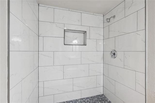 Building Photo - 556 Hawthorne Dr