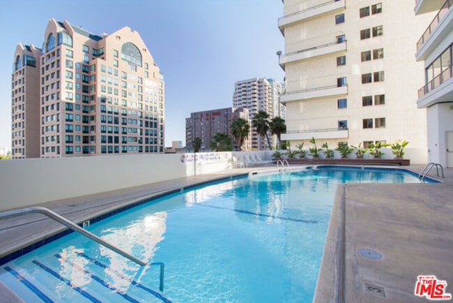 Building Photo - 10501 Wilshire Blvd