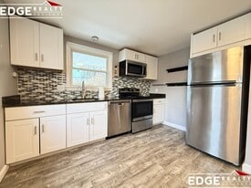 Building Photo - 110 Pine Hill Cir