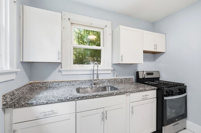 Building Photo - LEASING SPECIAL - sign a 13-month lease by 7/31/2026 and second month is free!