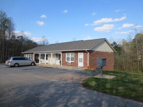 Building Photo - Kincaid Circle Apartments
