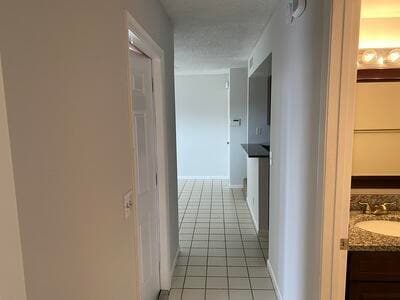 Building Photo - 3900 Village Dr