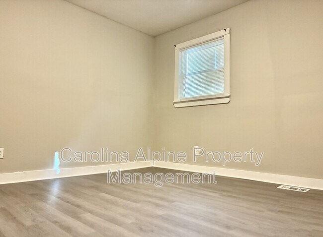 Building Photo - 2716 Mayfair Ave