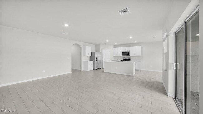 Building Photo - 1327 SE 16th Pl