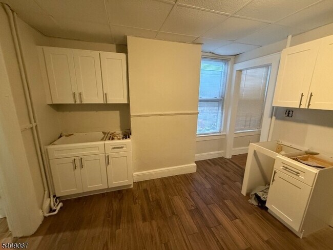 Building Photo - 68 Mill St