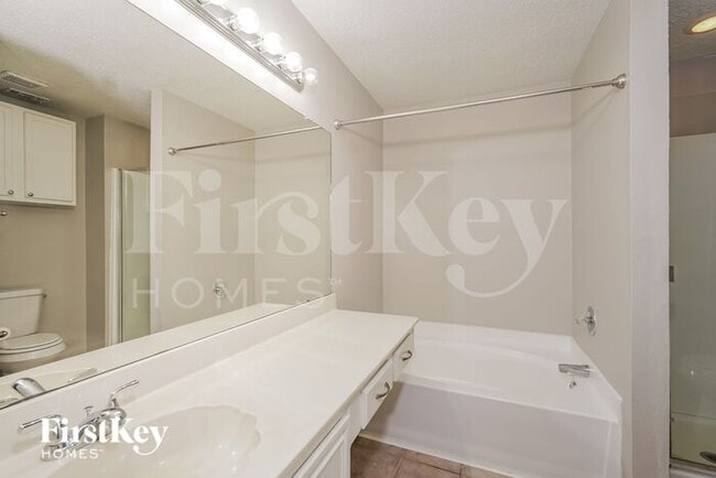 Building Photo - 2608 Park Valley Dr
