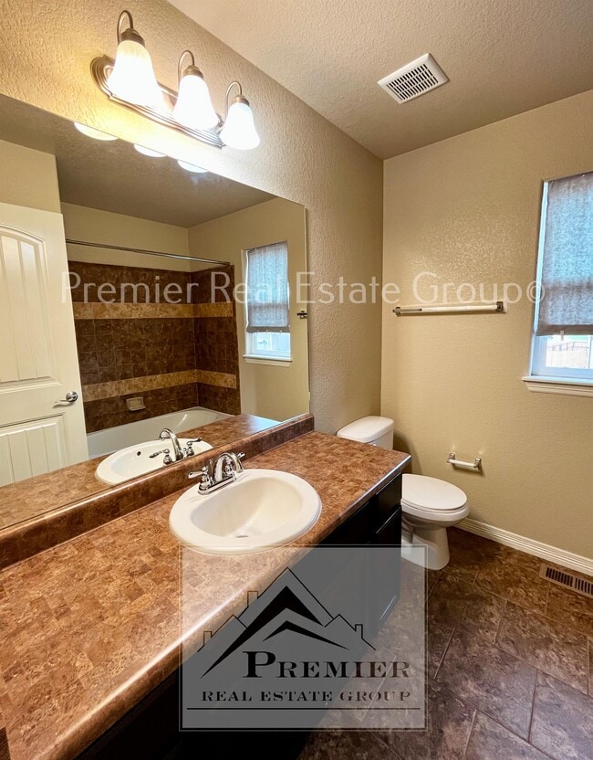 Building Photo - 6118 Journey Dr
