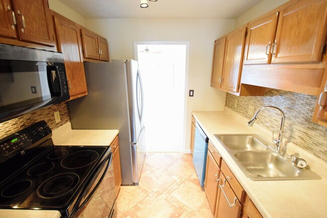 Building Photo - Longleaf Villas