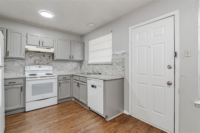 Building Photo - 1403 Courtney Pl
