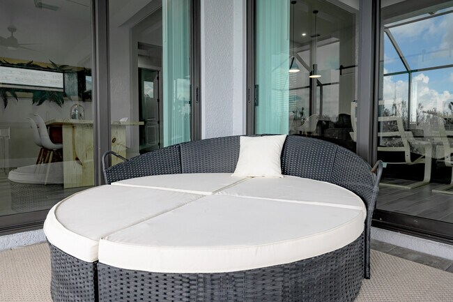 Building Photo - 3432 SW 8th St