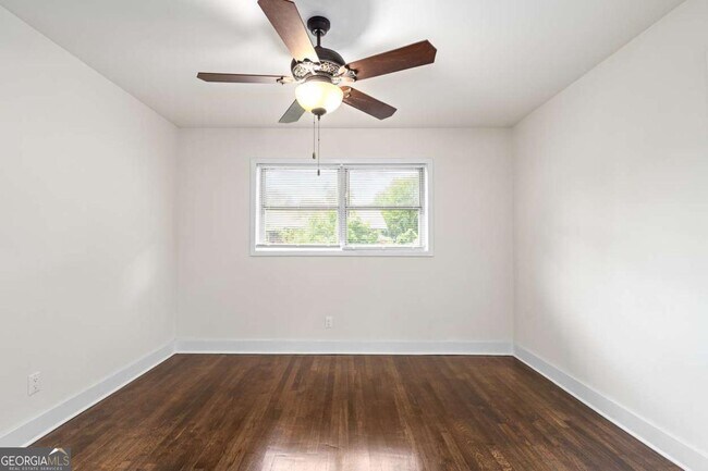 Building Photo - 1437 Vesta Ave